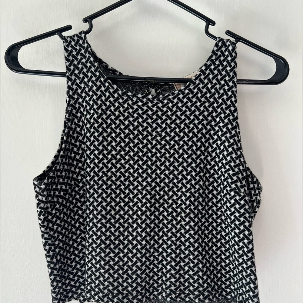 Black and White Patterned Crop Top and Skorts (Matching Set)